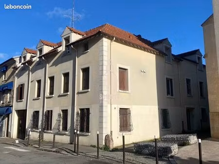 immeuble de rapport - stains -