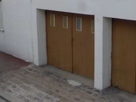 parking / box fermé et sécurisé 20m² - plain-pied