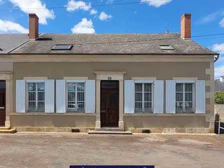 exclusif  dun sur auron  maison de ville avec garage  cave  dépendance et jardin