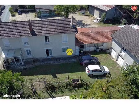 maison avec terrain de 5641 m²