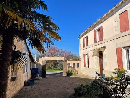 maison charentaise