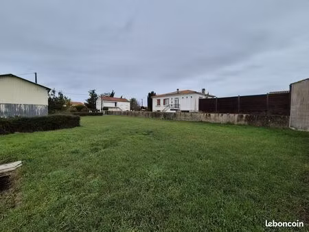 terrain 1953 m² surgères