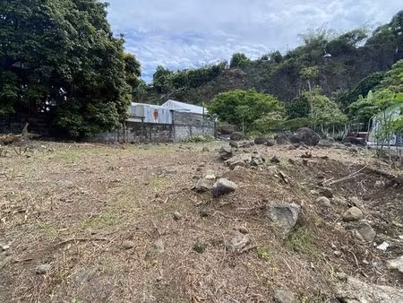 terrain 610 m² sainte-marie