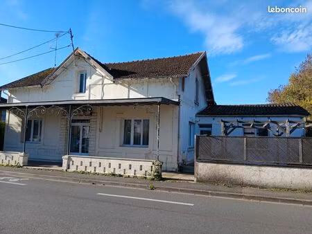 immeuble a usage de bar restaurant
