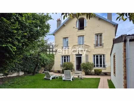 maison 6 pièces - 154 m²
