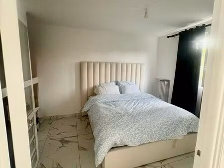 bel f2 rénové 43 m² avec parking – proche rer e