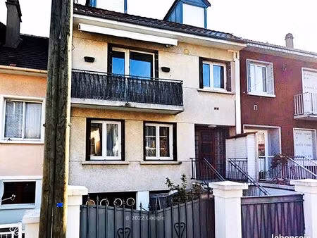 immeuble 10 pièces 216 m²