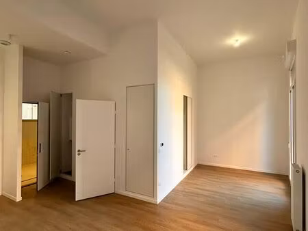 t1bis avec jardin privatif – volume atypique – secteur banque de france – la courneuve