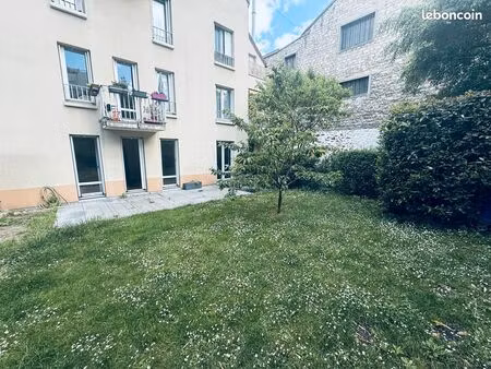 montreuil centre - 3 pièces 62 20 m² carrez - terrasse 17 85 m² + jardin + parking
