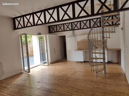 part loue beau loft t3 en duplex avec grande terrasse