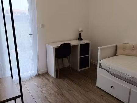a louer chambre pour étudiant avec sdb/wc privé proche université  cesi  oisellerie
