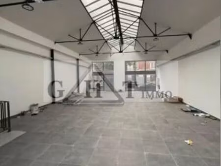 commerce 275 m²