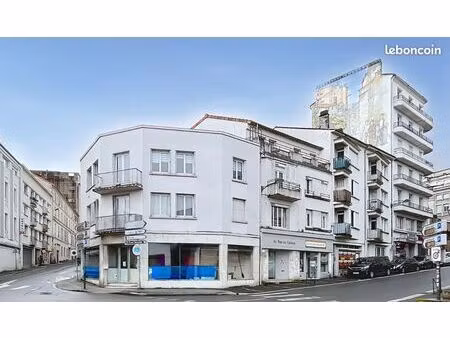 local commercial forte visibilité