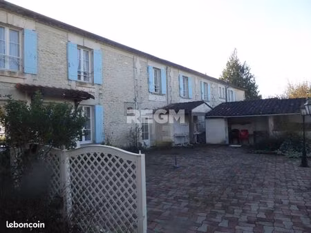 maison 25 pièces 800 m²