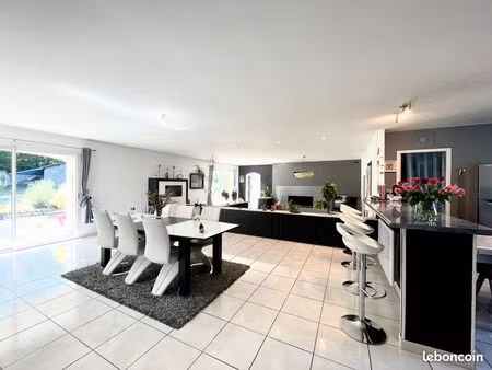 maison familiale 209 m² - jardin d’intérieur - moins de 15 min gare angoulême