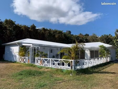 villa 4 pièces 150 m²