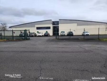 immeuble de bureaux activite loué