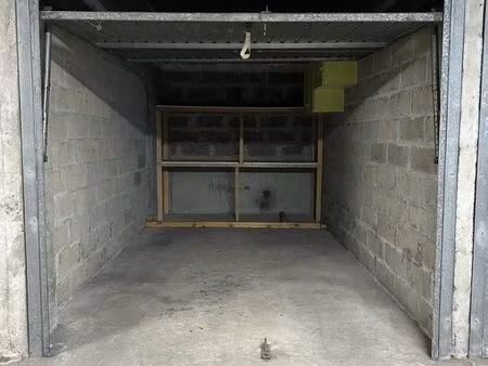box / parking / garage caen