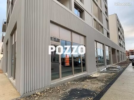 local commercial 158 m²