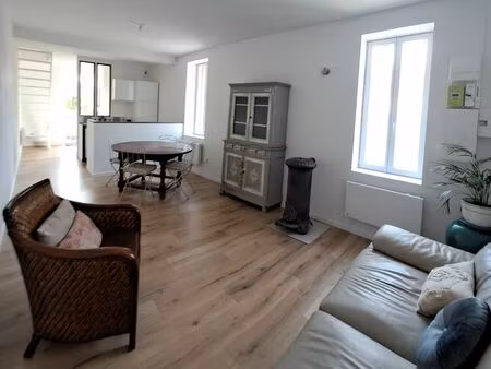 a 30 mn de dijon - maison de ville avec jardin - actuellement louée