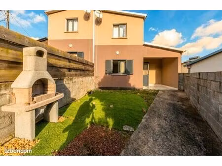 ? maison f4 à étage 71 m² avec jardin – 12e km le tampon