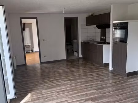 appartement t2 37m² – quintin centre – proche château