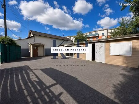 local 317 m² villemomble