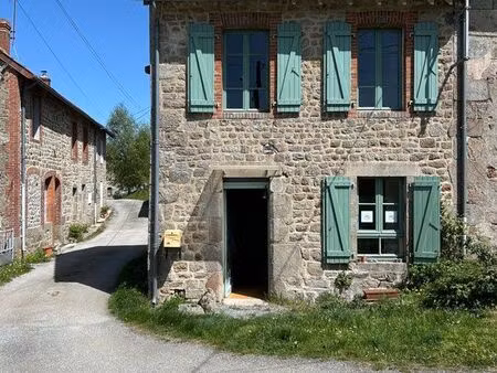 jolie maison en pierre du pays