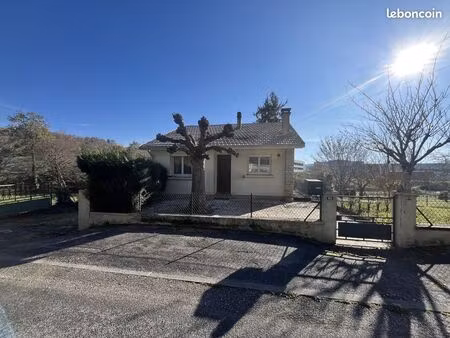 vend maison avec grand terrain