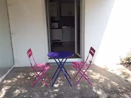 studio meublé avec parking privé