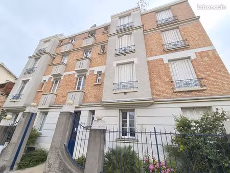 studio 1 pièce 24 m²