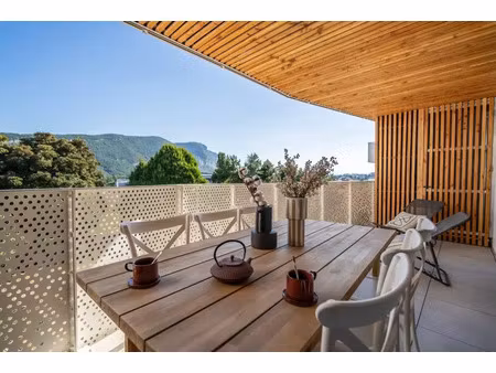 appartement t2 avec terrasse et balcon
