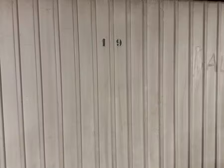 box fermé 15 m² – 100 m rer a nogent-sur-marne