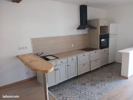 charmante petite maison refaite à neuf