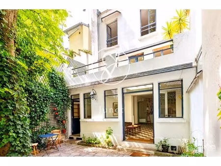 paris 18e - montmartre / batignolles - maison - 5 pièces - 148 15m² au sol - 3 chambres - 