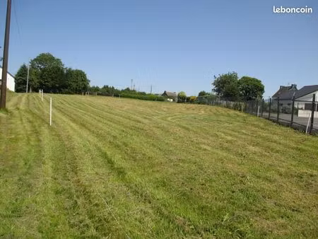 terrain à bâtir de 1 369 m² – cadre calme  hors lotissement  proche bourg