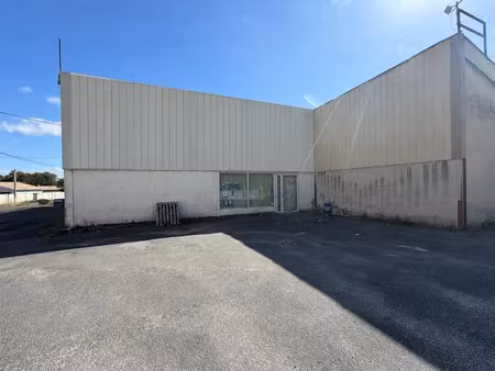 vente immeuble cars (33390)