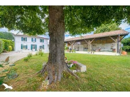 vente maison 6 pièces 223 m² mios (33380)