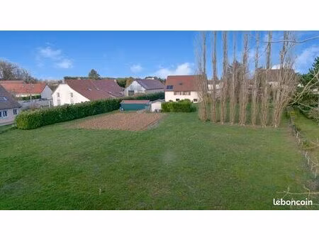 terrain 1 900 m² varanges