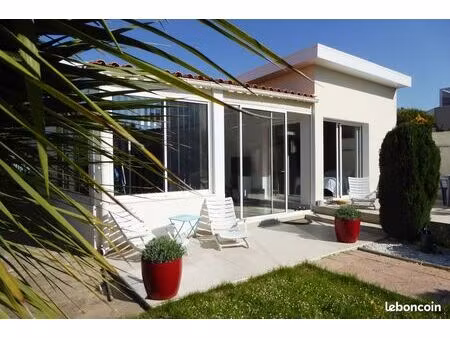maison avec joli jardin