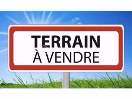 terrain a bâtir de 814 m² avec 16 mètres de façade!