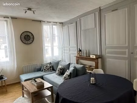 à louer – appartement t4 – 65 m² habitables (70 m² au sol) – centre-ville de brou