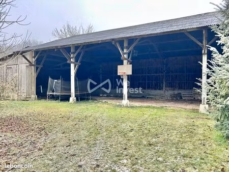 parking/box 320 m² jouy