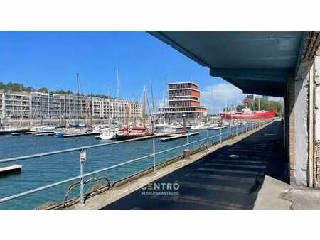 ruim casco handelsruimte met zicht op de jachthaven van z...
