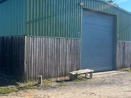 bâtiment d'activité 216m2 sur 1 5 hectare