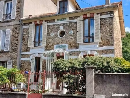 immeuble 5 pièces 97 m²