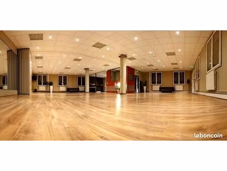 salle de danse / sport 250 m² – parquet 160 m² – dijon