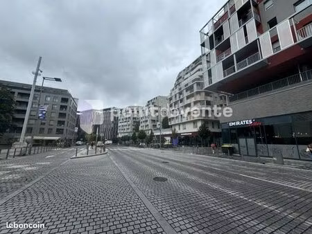 local commercial 109 m²