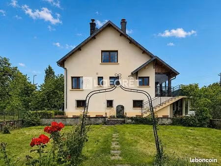 propriété 7 pièces 135 m²