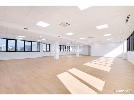 bureaux 1 135 m²